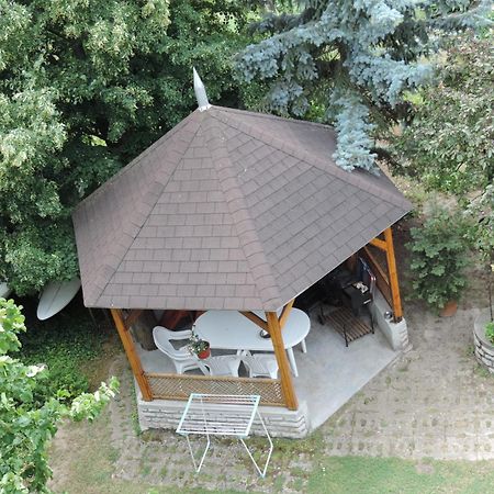 Fuevesi Vendeghaz Hotel Balatonfured Luaran gambar