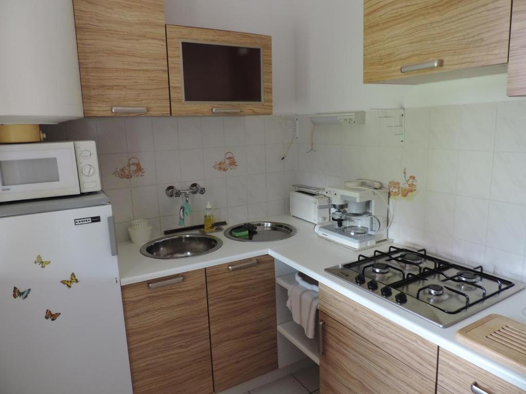 Fuevesi Vendeghaz Hotel Balatonfured Luaran gambar