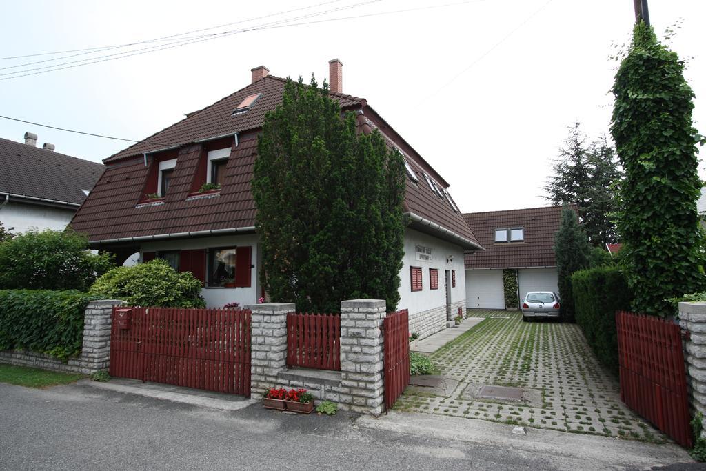 Fuevesi Vendeghaz Hotel Balatonfured Luaran gambar