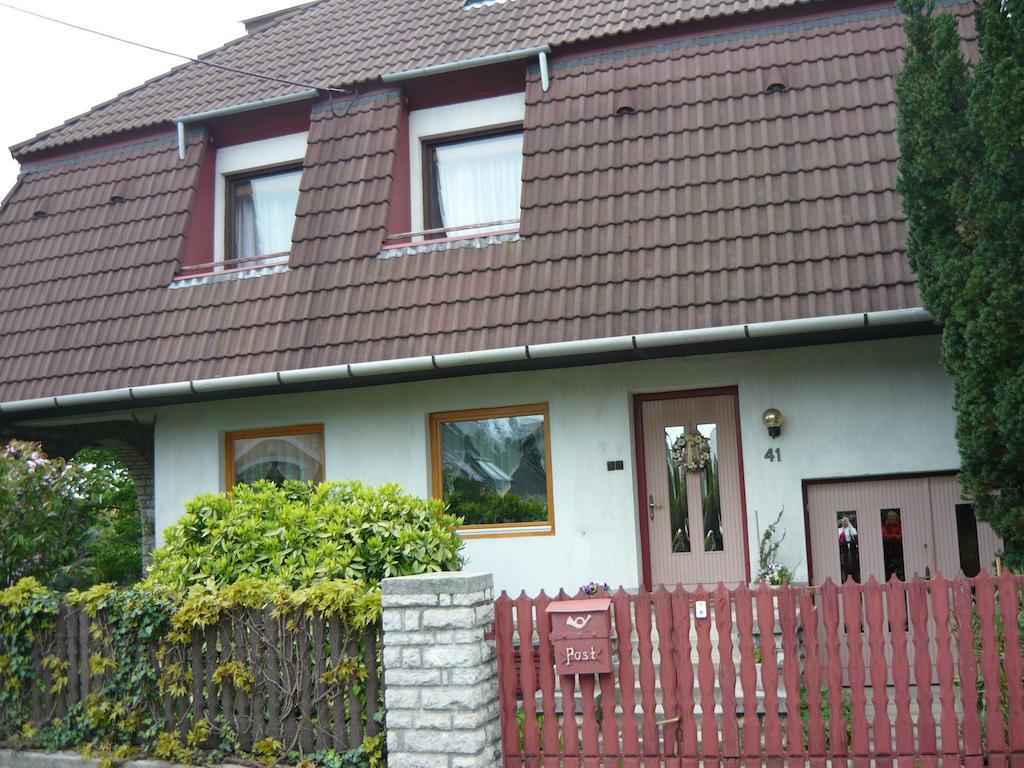 Fuevesi Vendeghaz Hotel Balatonfured Luaran gambar