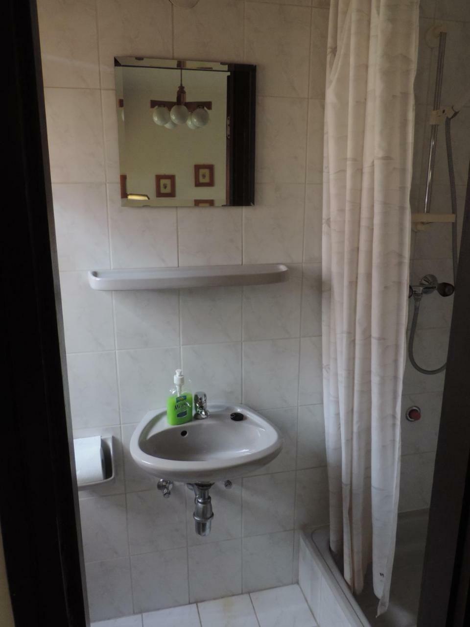 Fuevesi Vendeghaz Hotel Balatonfured Luaran gambar